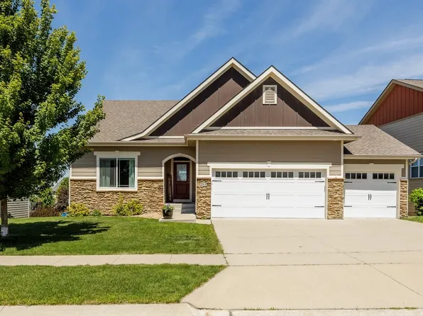 255 Abigail Ln, Waukee, IA 50263