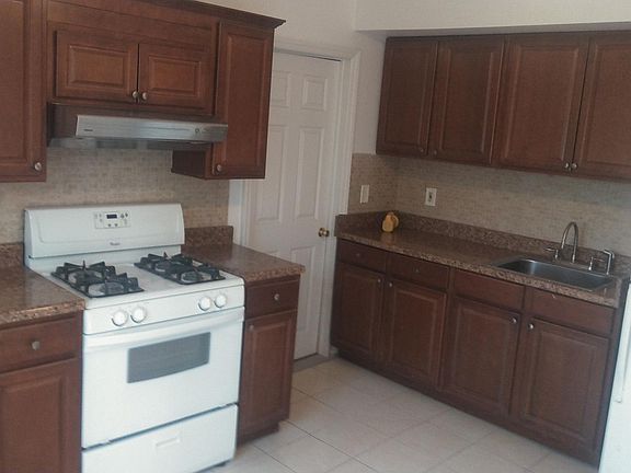 2nd image of 919 Hylan Blvd