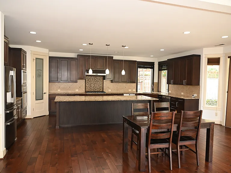 22327 SE 34th Pl — Photo 16