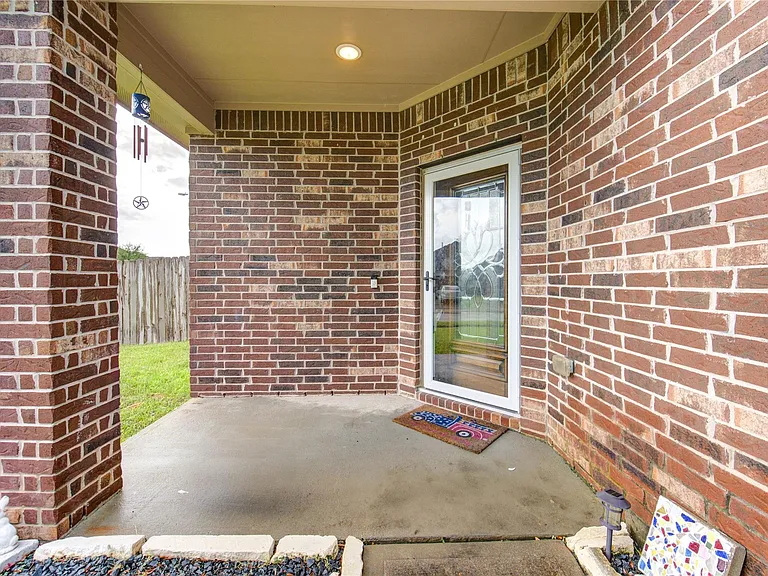734 Mill Spring Ct — Photo 2