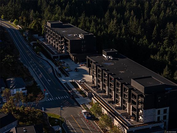 3rd image of 2341 Bear Mountain Pkwy #503