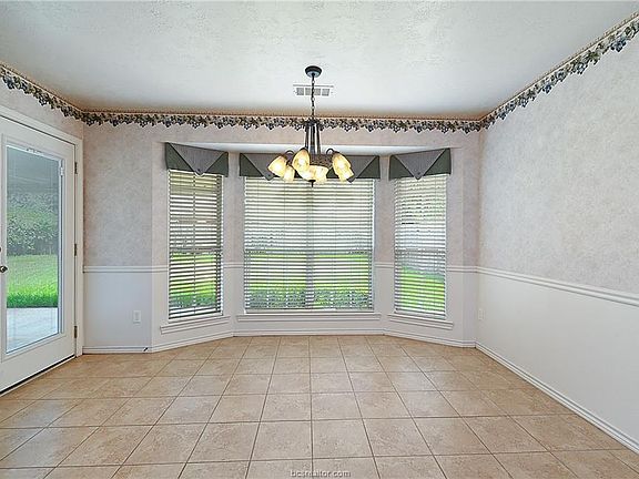 5th image of 1308 Danville Ct