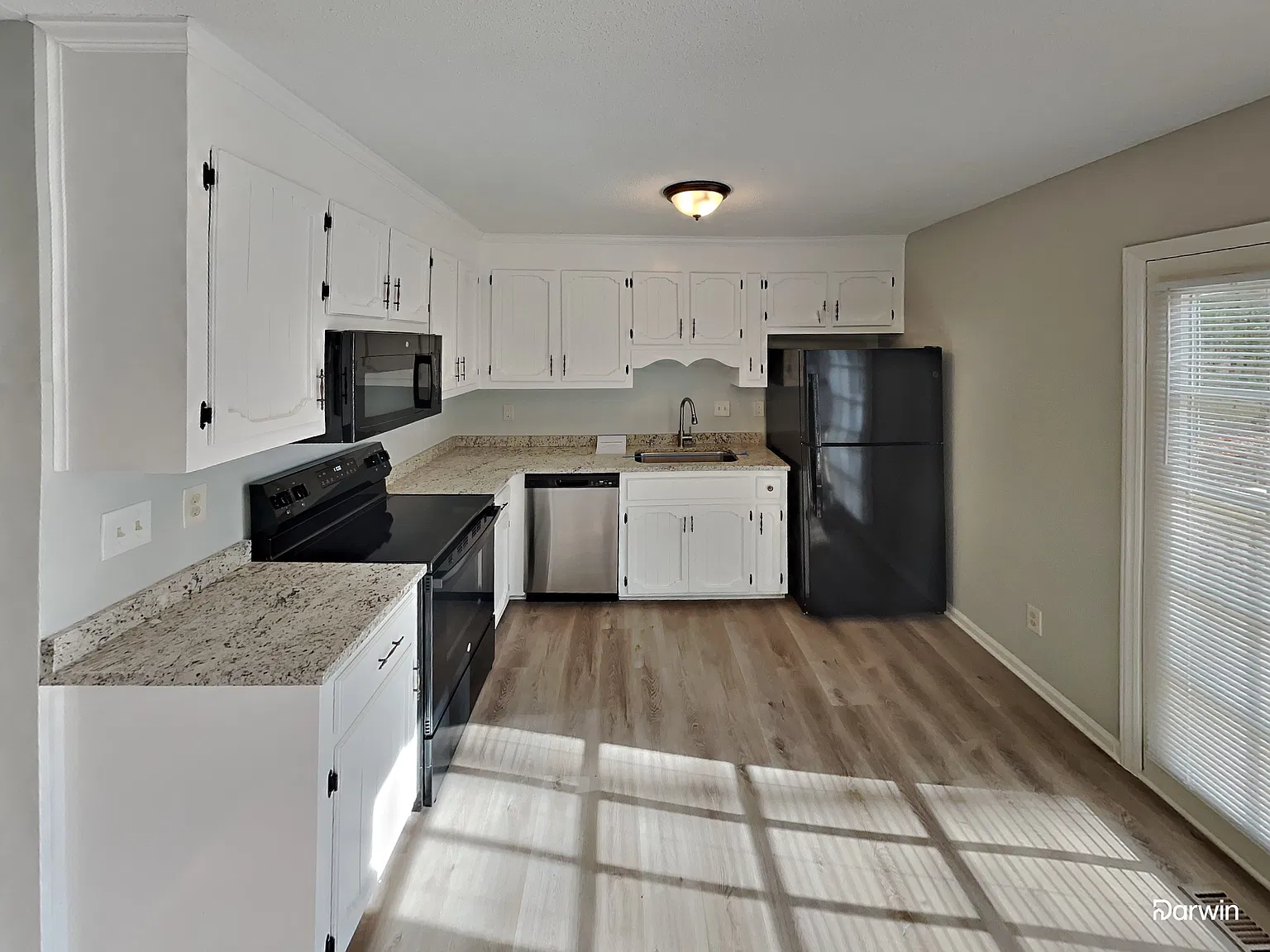 3 bed, 1.5 bath, 1092 sqft, $1,845 — Photo 3