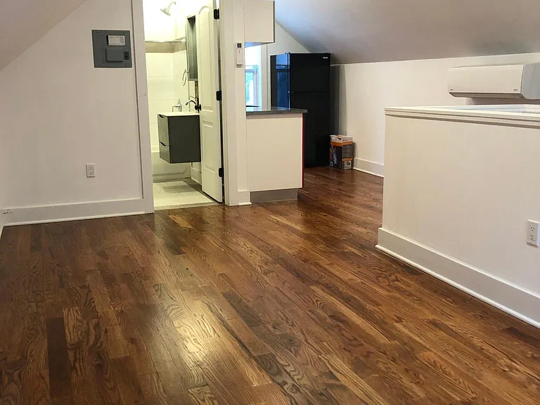 42 Dyke Ln — Photo 4