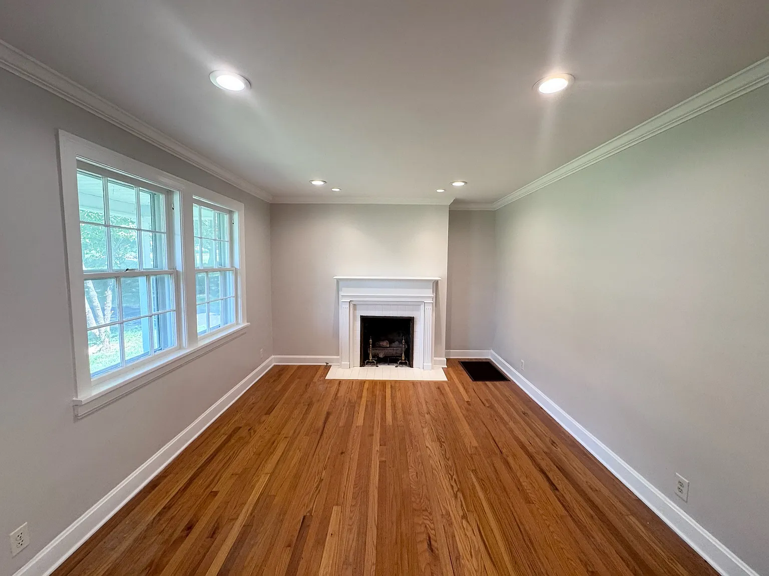 3 bed, 1850 sqft, $3,150 — Photo 2