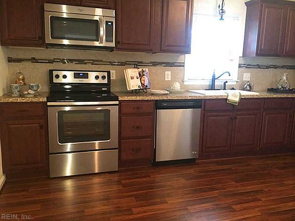 2nd image of 15354 Rollingwood Dr