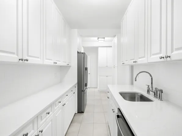 25 West 81st Street image 9 of 21