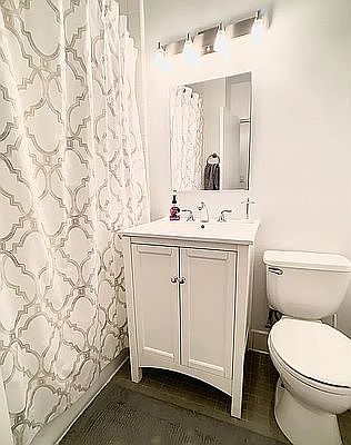4th image of 430 E 77th St APT 4D
