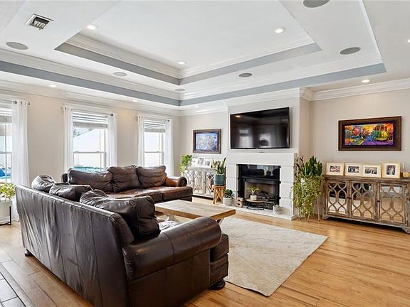 2nd image of 3724 Karen Dr