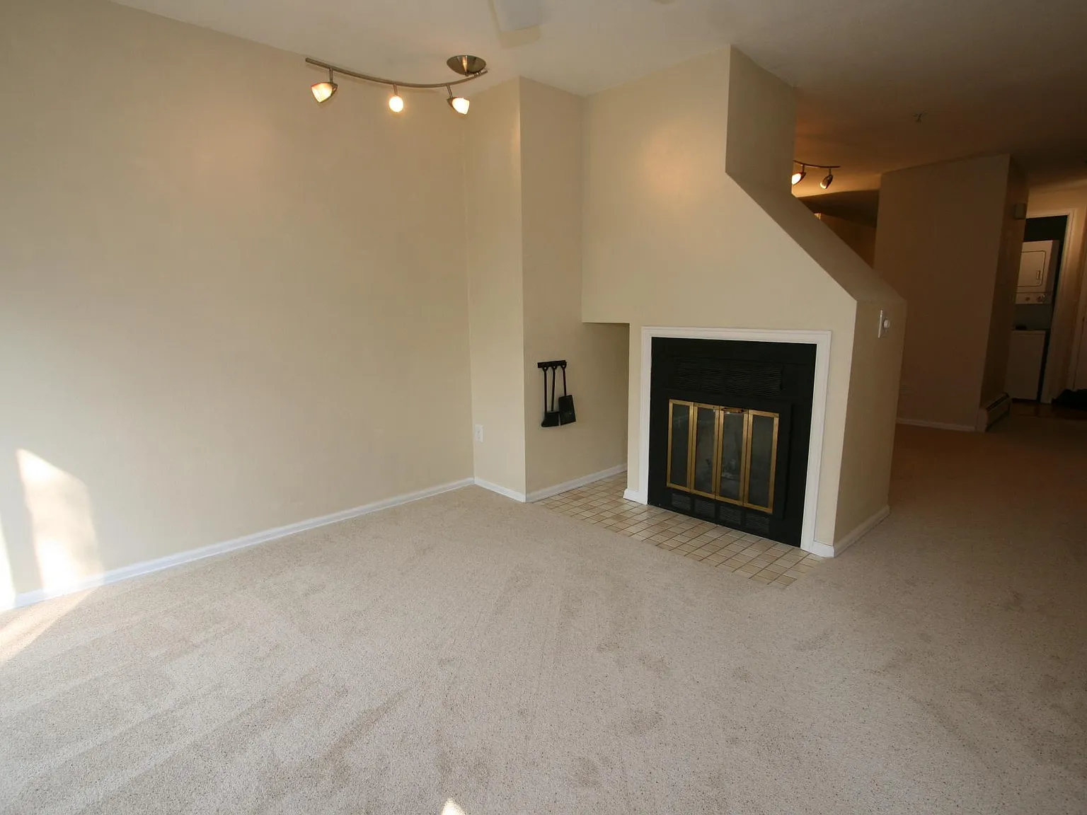 2201 Pearl St — Photo 3