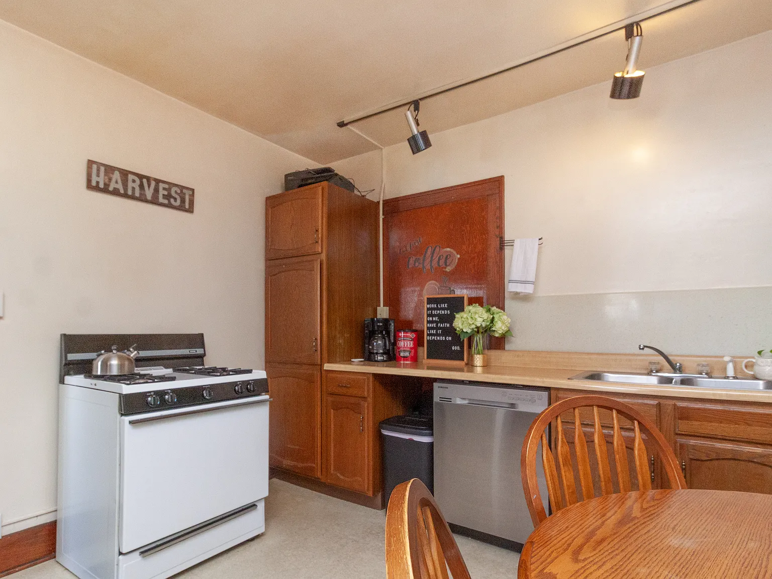 1520 Washington Street — Photo 4