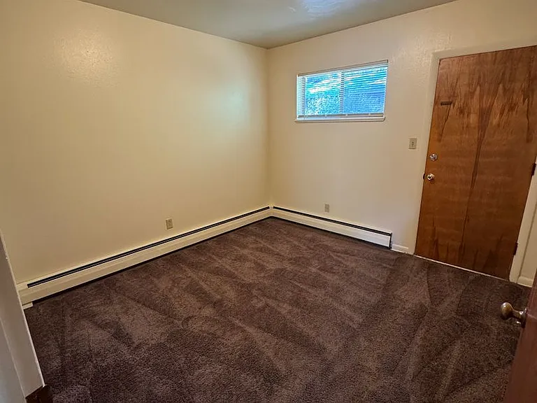 612 Fuller Dr — Photo 4
