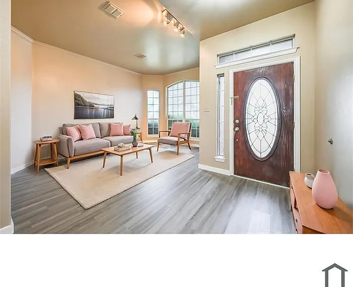 606 Primavera Dr — Photo 2