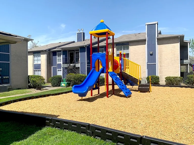 Pine Creek Apartments — Photo 70