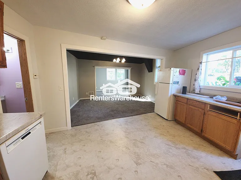 200 N Vine St — Photo 5
