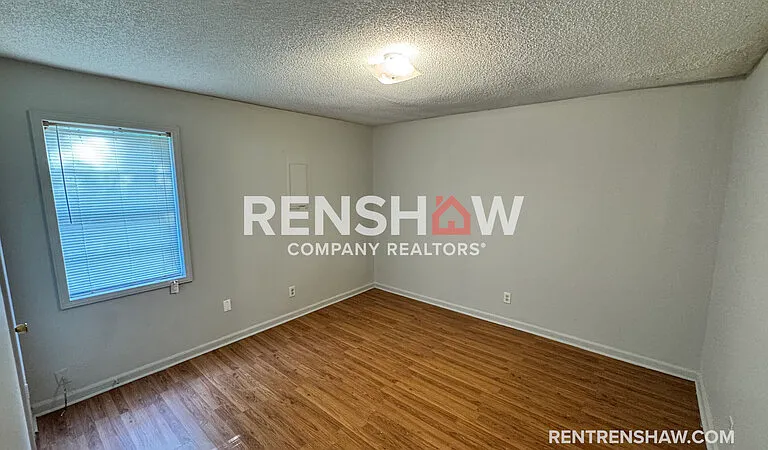 102 Kay Dr #2 — Photo 2