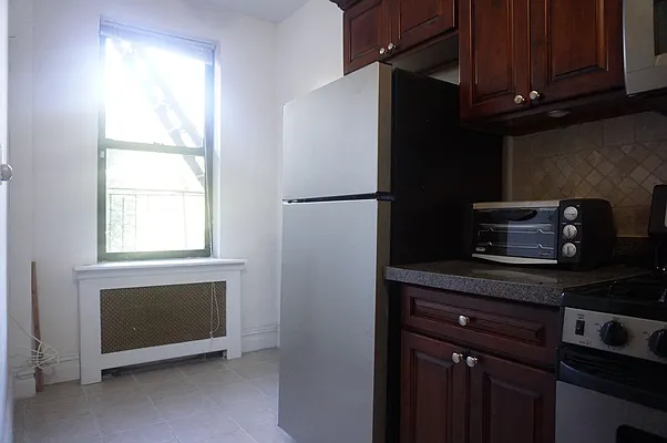 Sold by Benchmark Real Estate Sales LLC | media 29