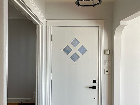 4th image of 626 Geneva Ave #1