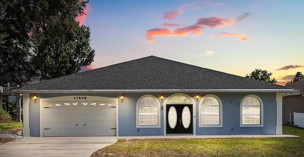 4 bed, 3.0 bath, 3016 sqft, $3,000 — Photo 1