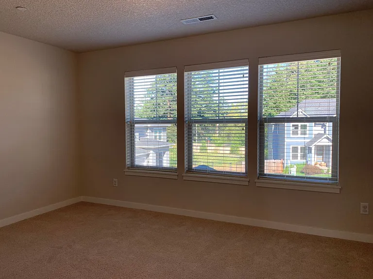 4223 NE Tacoma Ct — Photo 17