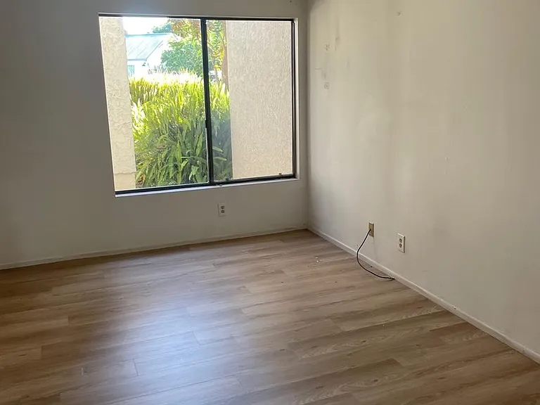 4942 Sawyer Ave — Photo 4