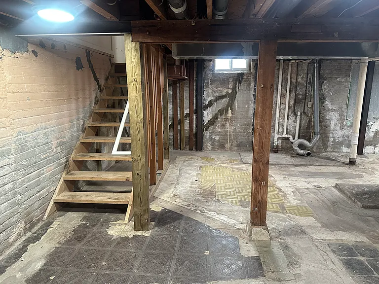 1528 N Fountain St — Photo 10