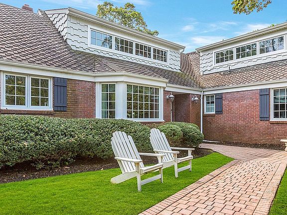 3rd image of 45 Orchard Dr