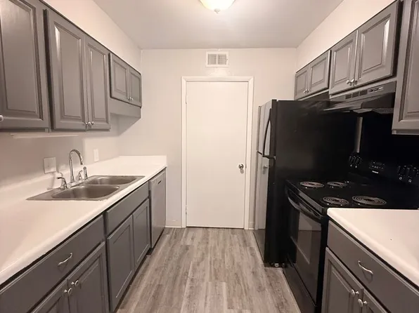 Ridge View Apartments, 130 N Ridge Dr #107-A, Asheville, NC 28804