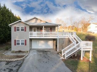 101 Foxioci Cir, Candler, NC 28715