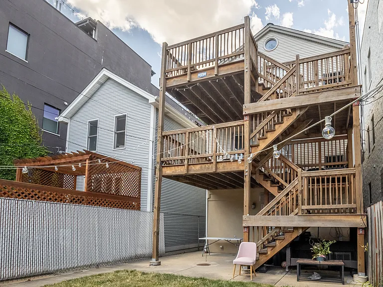 1063 N Wood St #PENTHOUSE — Photo 33