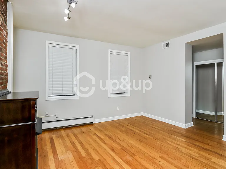 919 Allen Ave #R — Photo 2