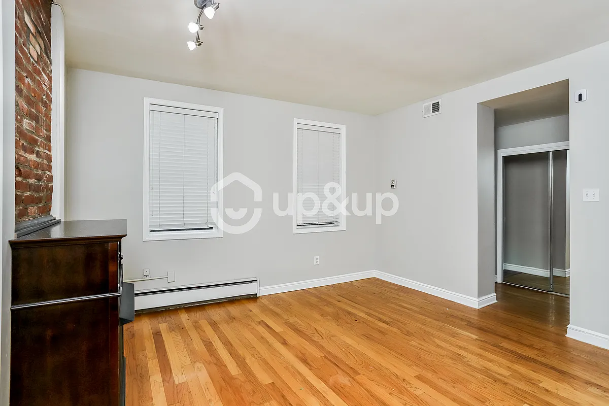 Building Photo - 919 Allen Ave #R