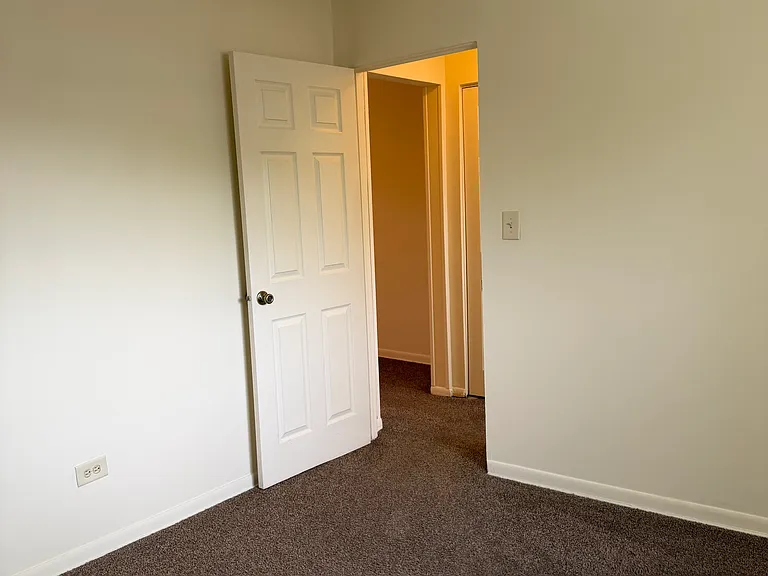 632 E North Broadway St — Photo 10