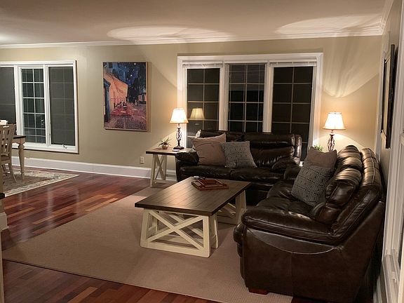 4th image of 2906 Berkshire Ct