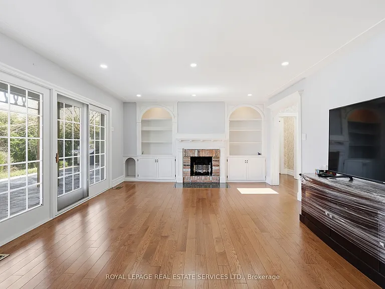 8 Lakeshore Dr — Photo 10