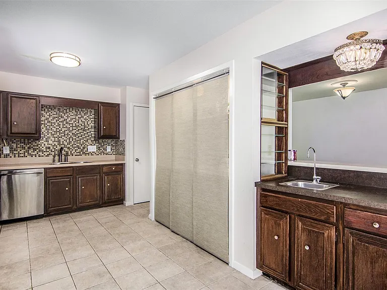 4800 Palmetto St — Photo 10