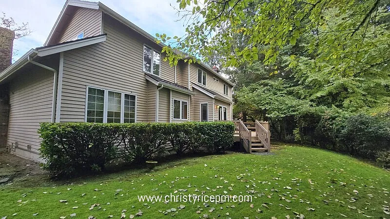 4 bed, 3.0 bath, 3140 sqft, $4,995 — Photo 2