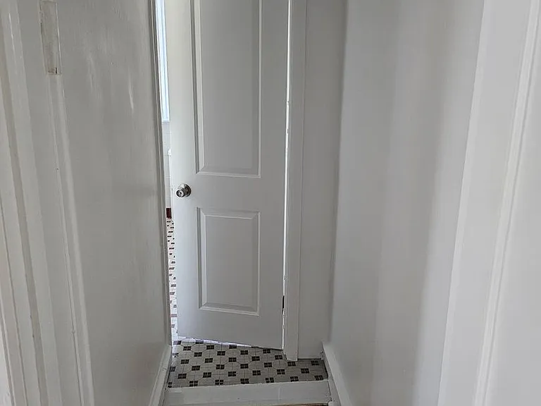 410 Linden St — Photo 13