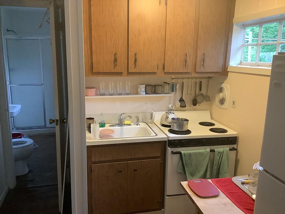 Eat in kitchen