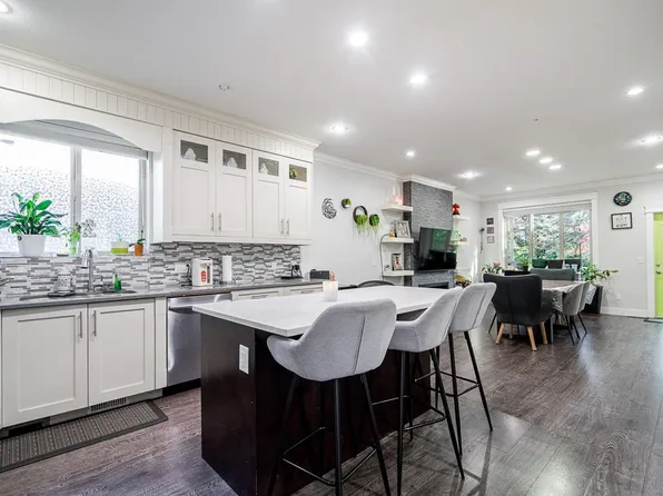 21528 Donovan Ave, Maple Ridge, BC V2X 3A1