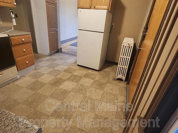 2nd image of 219 Pine St #2