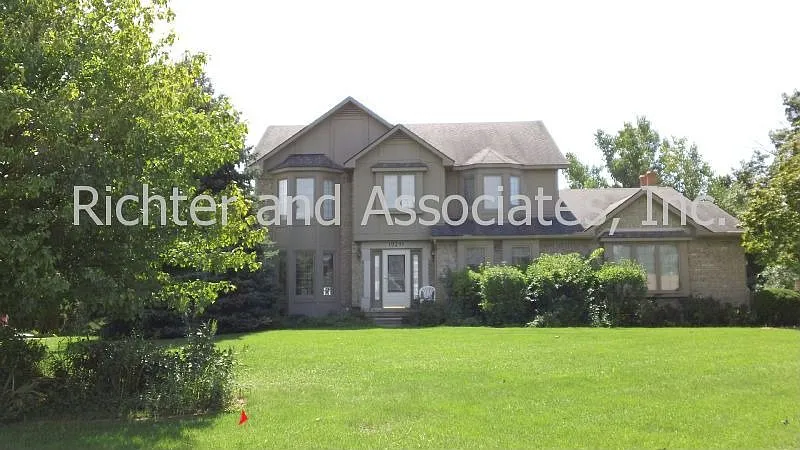 10291 Longford Dr photo 1