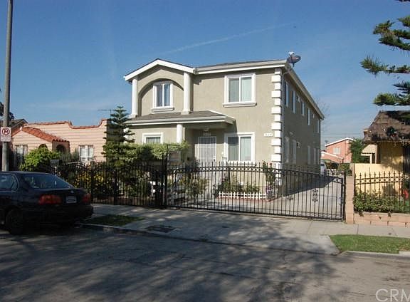 2nd image of 517 W 97th St