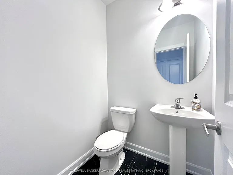 714 Daimler Pkwy — Photo 11