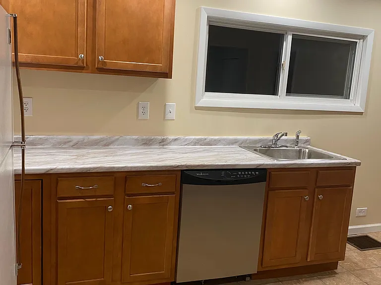 100 Kathleen St #1 — Photo 11