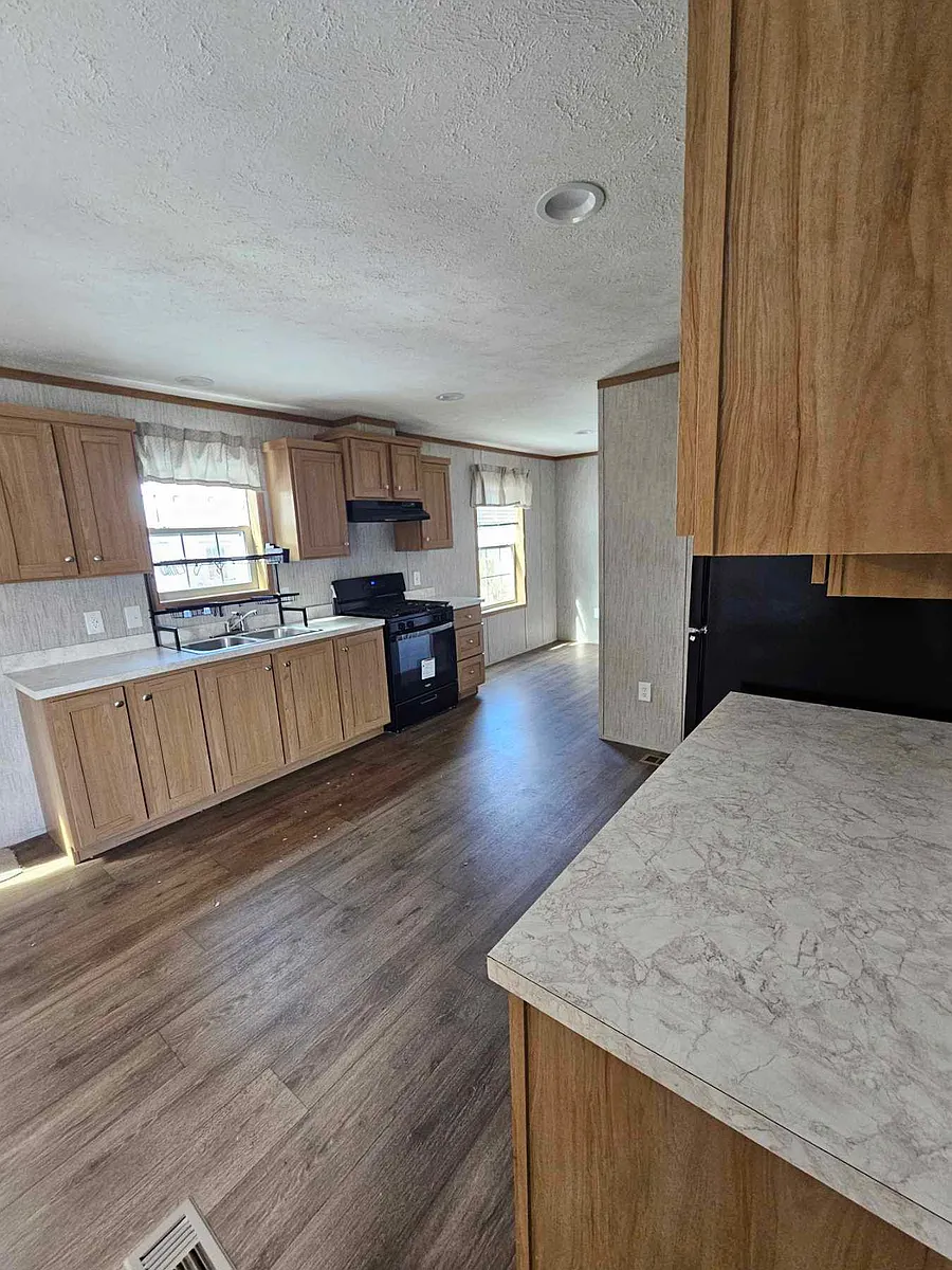 Building Photo - 53 Parkview Dr #103