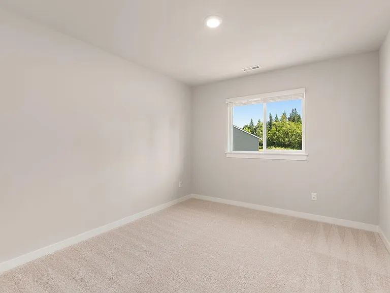 11001 33rd St NE — Photo 8