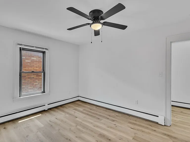 1002 Fordham Ave — Photo 4