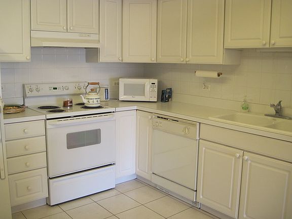 5th image of 9510 S Kolmar Ave APT 412