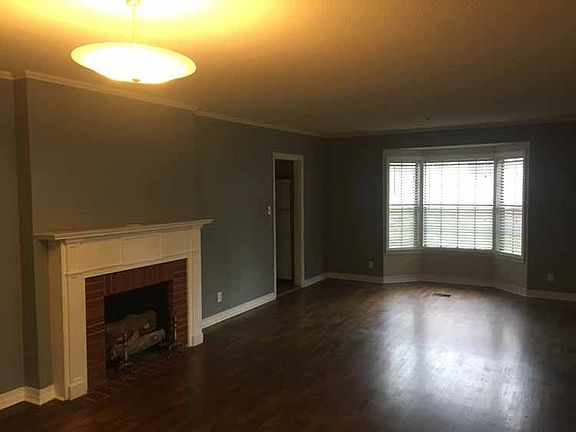 5th image of 1508 W Oak St